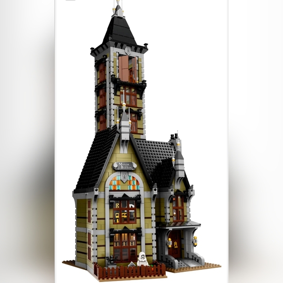 RETIRED LEGO Haunted House (10273) - Picture 7 of 8